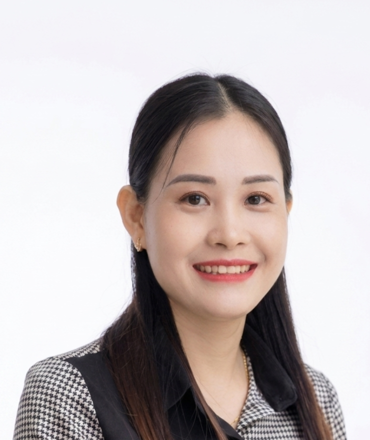 Van pham headshot