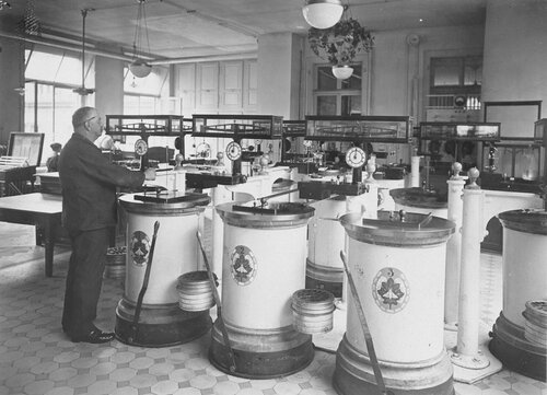 The drying apparatus room in 1918